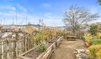 517 Lakota Way, Ashland, OR 97520