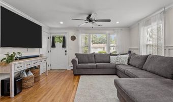 33 Fairhaven Rd, Cumberland, RI 02864