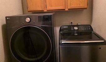 809 Colonial Ct, Carlsbad, NM 88220