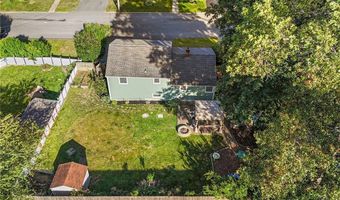 62 Pembroke Ln, Coventry, RI 02816