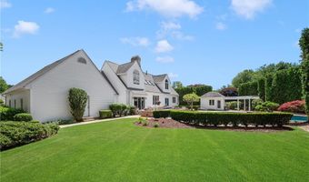 40 Alpine Estates Dr, Cranston, RI 02921