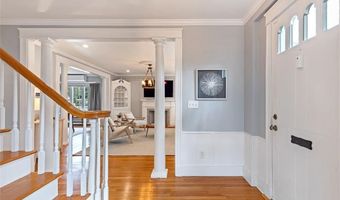 34 Burnett St, Johnston, RI 02919