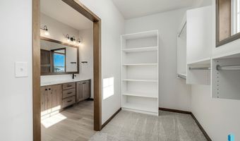 2413 E Tinley St, Brandon, SD 57005