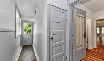 386 Division St, Amsterdam, NY 12010