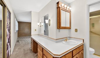 177 Wildwood Pkwy, Ballwin, MO 63011