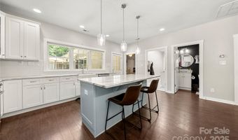 2717 Arnold Dr, Charlotte, NC 28205