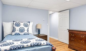 33 Upland Way, Barrington, RI 02806