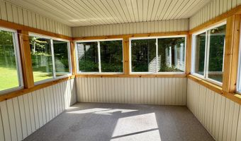 170 Sunrise Ave, Barton, VT 05822