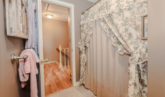 9 Stonegate Ln, Derry, NH 03038