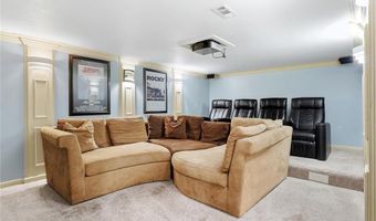 884 Village Brook Ct, Ballwin, MO 63021