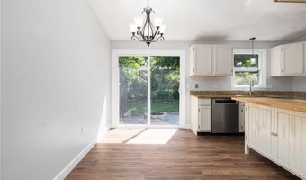 29 Pepper Bush Trl, Narragansett, RI 02874