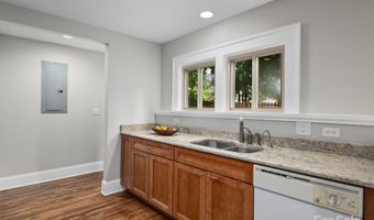 135 Westwood Pl, Asheville, NC 28806