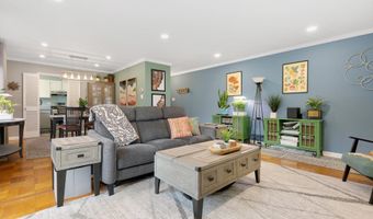 10607 MONTROSE Ave M-202, Bethesda, MD 20814