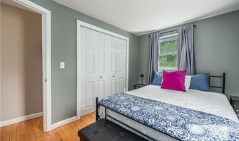 33 Wilbur Rd, Lincoln, RI 02865