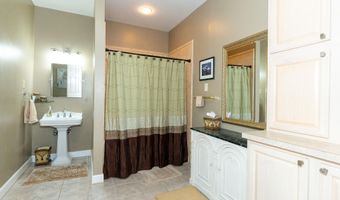 701 S Hill Ct, Biloxi, MS 39532