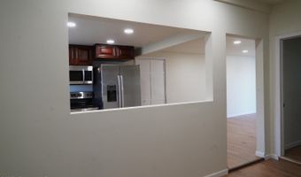 21 Van Heusen St 2, Albany, NY 12205