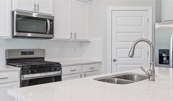 700 ASHETON Dr, Auburn, AL 36801