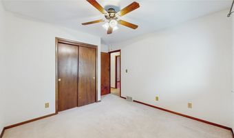 512 12th Ave NW, Altoona, IA 50009