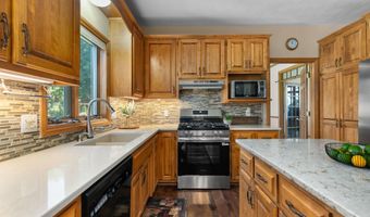 512 W ROLLING MEADOWS Ln, Appleton, WI 54913