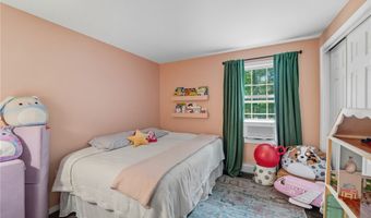 94 Maxson Hill Rd, Hopkinton, RI 02804