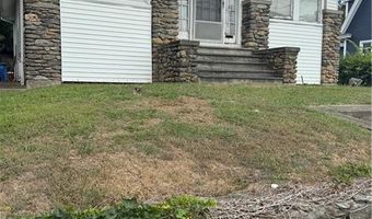 117 W Main Rd, Middletown, RI 02842