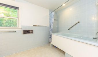 1877 Arlington Blvd, Ann Arbor, MI 48104
