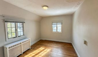 112 Oxford Pl, Bergenfield, NJ 07621