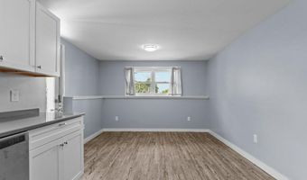 132 Maple Ave, Middletown, RI 02842