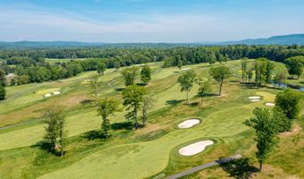60 Old Wood Rd, Avon, CT 06001