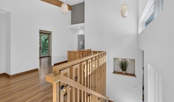 4061 Thornoaks Dr, Ann Arbor, MI 48104