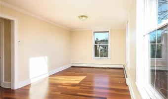 22 Mount Vernon St C, Newport, RI 02840