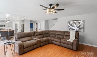 3902 Larkhaven Village Dr, Charlotte, NC 28215
