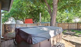 200 Juniper Ct, North Liberty, IA 52317