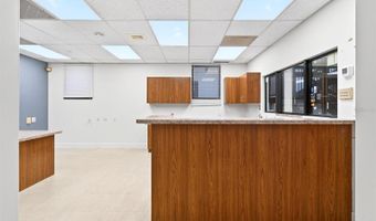220 N WESTMONTE Dr B, Altamonte Springs, FL 32714
