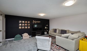 930 Wolf Creek Dr, Polk City, IA 50226