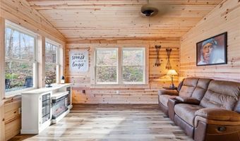 10563 Deer Dr, Birdseye, IN 47513