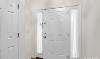 6 Scottish Cir, Asheville, NC 28803