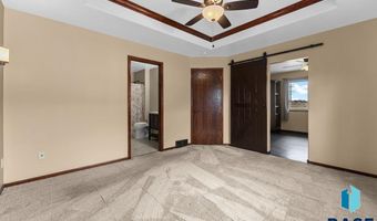 1600 E Liberty Cir, Brandon, SD 57005