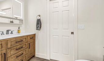 156 Congress St, Belfast, ME 04915