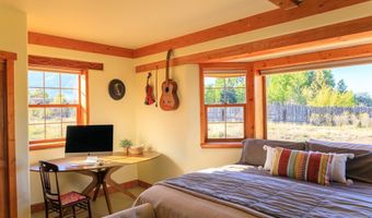 71 Calle Martinez, Arroyo Seco, NM 87514