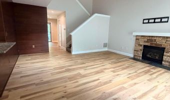 9327 Polaris Green Dr, Columbus, OH 43240