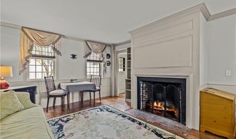 11 Cross St, Newport, RI 02840