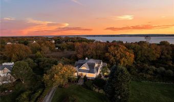 27 W Willow Ln, Charlestown, RI 02813