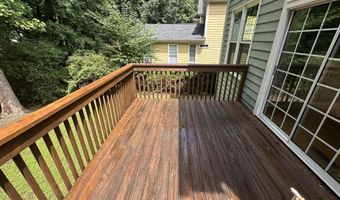 1748 Town Home Dr, Apex, NC 27502