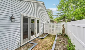838 Lynnhaven Ln, Akron, OH 44313