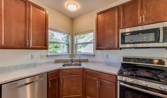 253 Village Creek Dr Dr, Ballwin, MO 63021