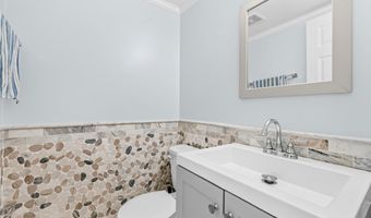 5013 AMERICANA Dr, Annandale, VA 22003