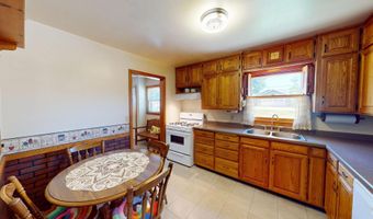 176 Powers Ave N, Alden, MN 56009