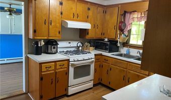 40 Aaron Ave Ave, Bristol, RI 02809
