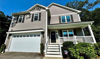 37 Iroquois Rd, Cumberland, RI 02864